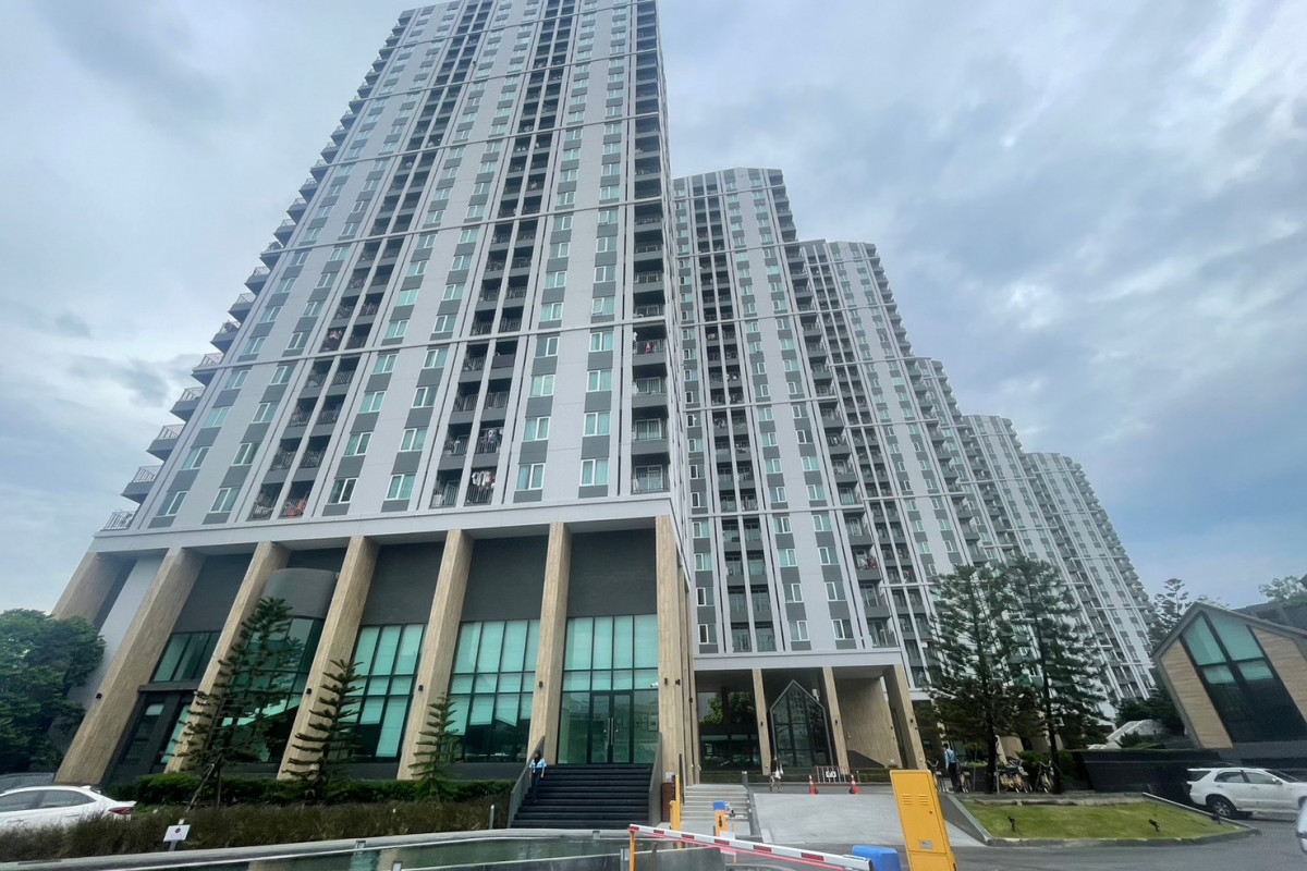 Urgent sale, Condo Chapter One Eco Ratchada-Huai Khwang, size 22.58 sq m, resort style, location in the heart of the city, near MRT Huai Khwang.