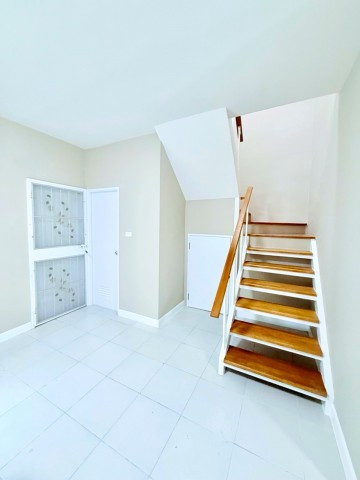 Wat LadPlaKhao 500 Kaset-Nawamin Beautiful clean two-story townhouse 3 ed and 2 bath 300 m. from La – รูปที่ 3