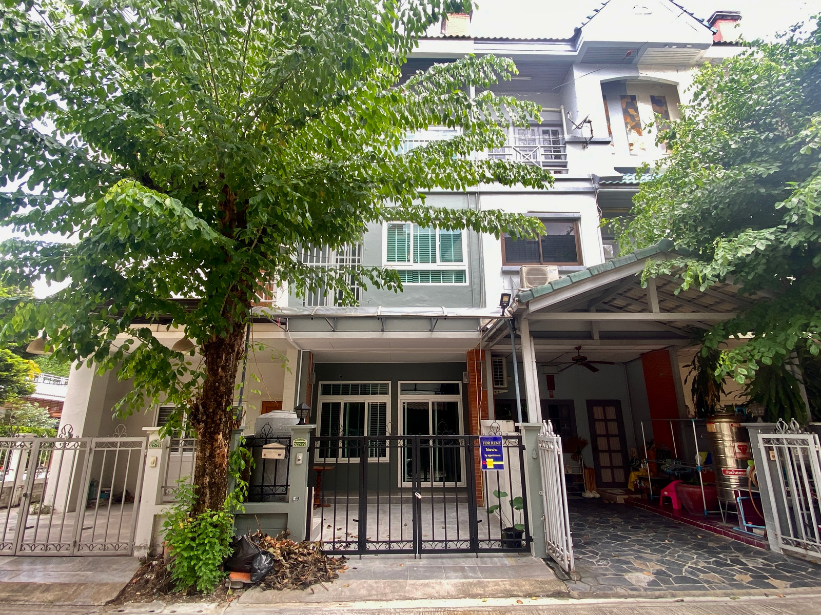 3-Storey Townhome for Rent | Ketnuti Cherminee | 4 Bedrooms | Ready to Move In Spacious Family Townhome | 125 Sq.m. | Convenient Location | Partially Furnished