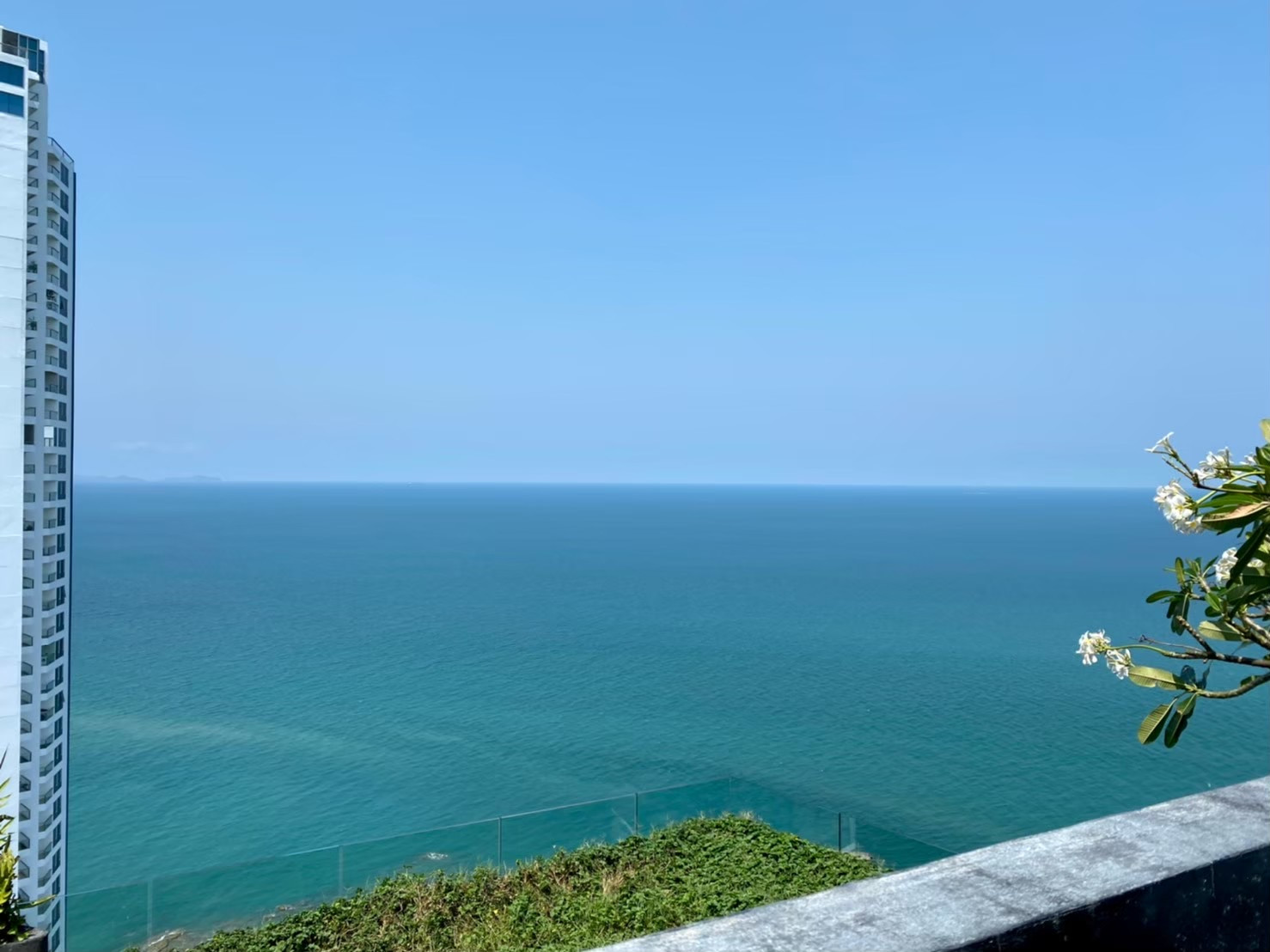 Condominium, Sea View, Private Beach, Pattaya (for Sale/rent) Condominium, Sea View, Private Beach, Pattaya (for Sale/rent)