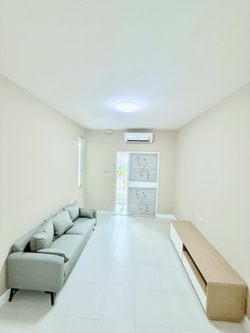 Wat LadPlaKhao 500 Kaset-Nawamin Beautiful clean two-story townhouse 3 ed and 2 bath 300 m. from La – รูปที่ 2