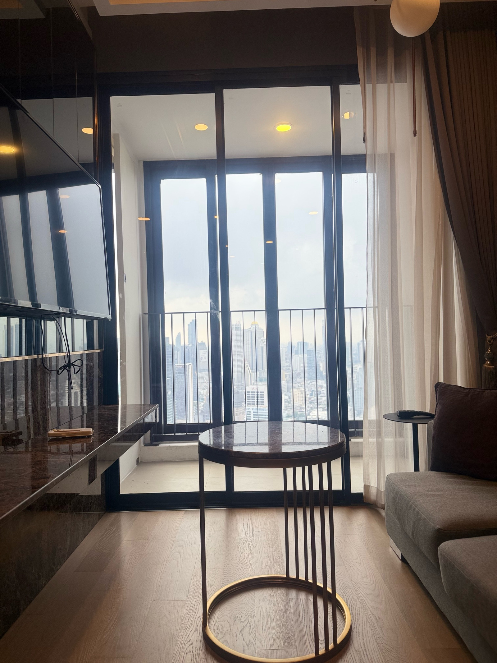 Urgent rent 20,000 ready to move in