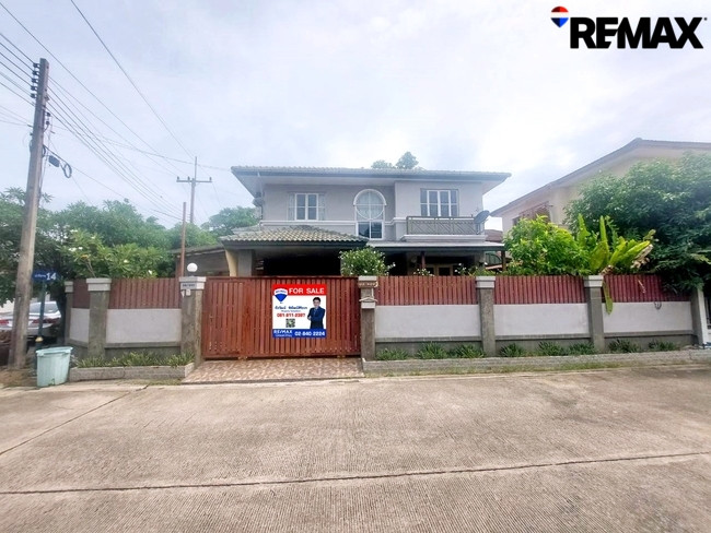 ขายบ้านเดี่ยว 2 ชั้น หลังมุม พร้อมอยู่ โครงการหมู่บ้านปาริชาต ปิ่นเกล้า – รูปที่ 2