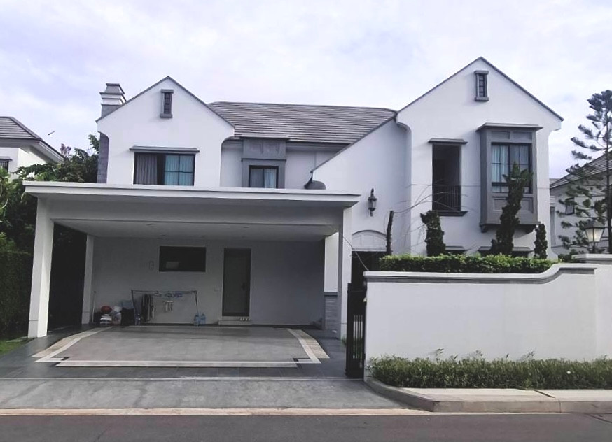Luxurious house for rent, beautifully decorated, complete with private swimming pool. Near Brighton International School Luxurious house for rent, beautifully decorated, complete with private swimming pool. Near Brighton International School