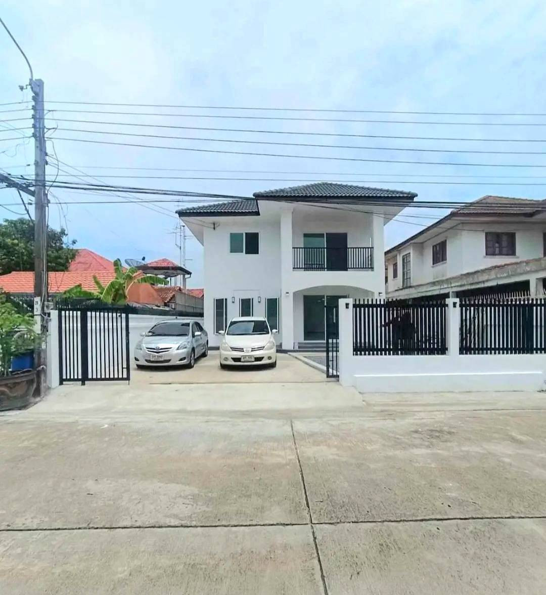 Renovated house for sale Phetkasem Village 3, Phutthamonthon Sai 2, Soi 3