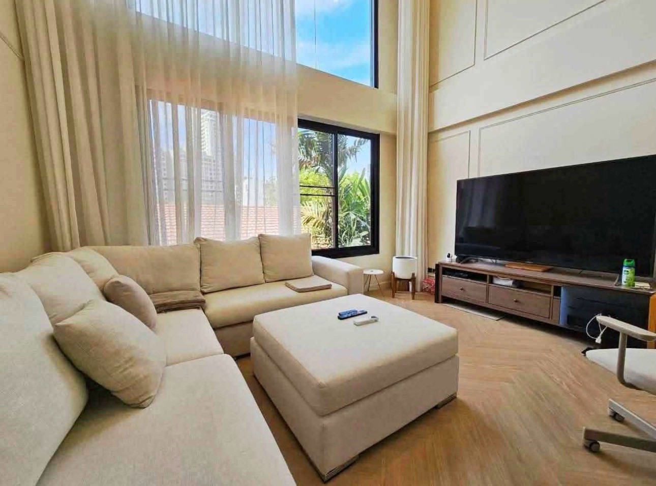 🐶🏡 ELEGANT PET-FRIENDLY TOWNHOUSE | 260 SQ.M. | 3+1BR | THONGLOR | 120K ✨