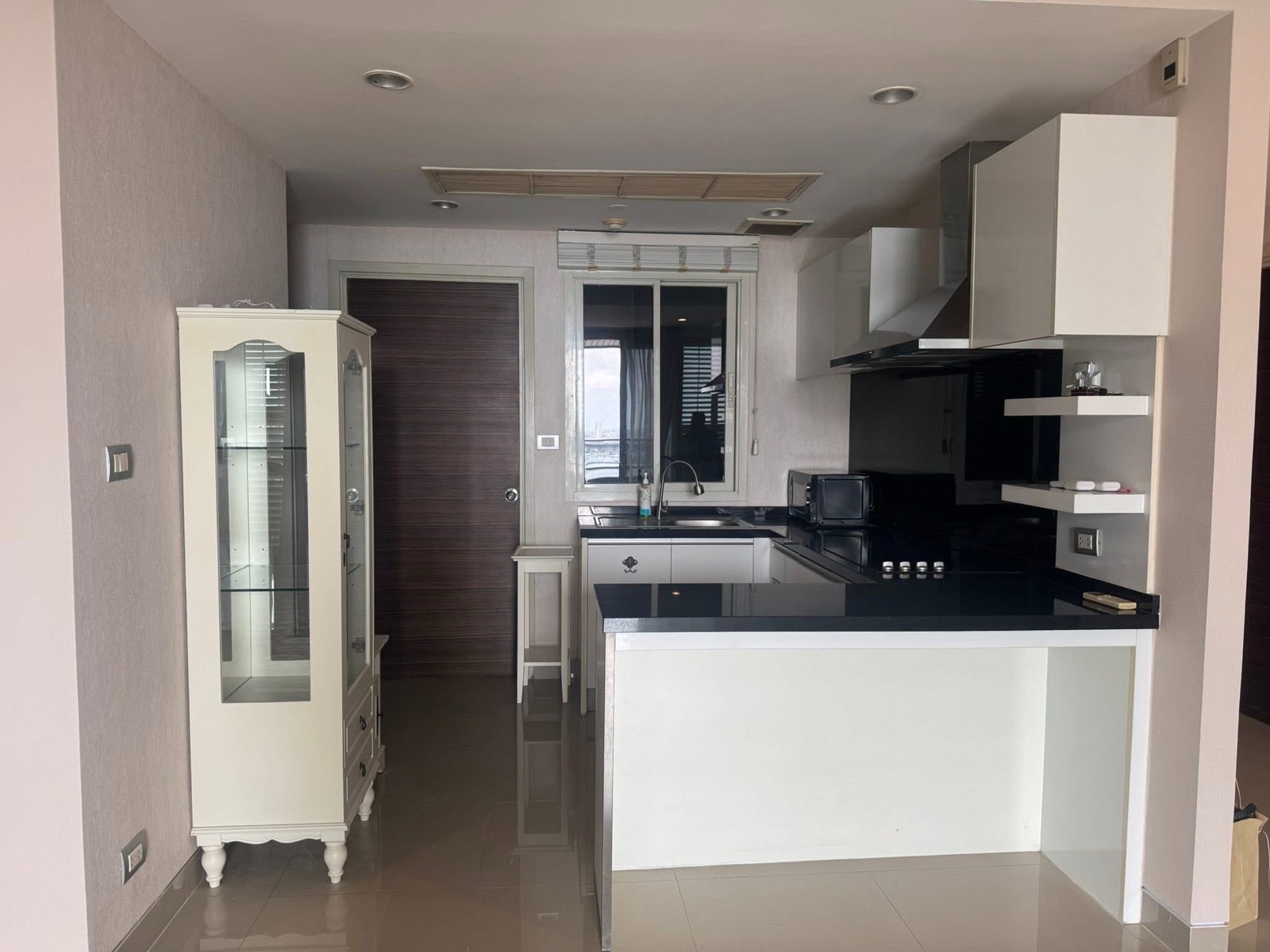 Sell Watermark Chaophraya River 3 bedroom 4 bathrooms 144.98 sqm for Sell only 16,900,000 please contact 0816878954 Sell Watermark Chaophraya River 3 bedroom 4 bathrooms 144.98 sqm for Sell only 16,900,000 please contact 0816878954