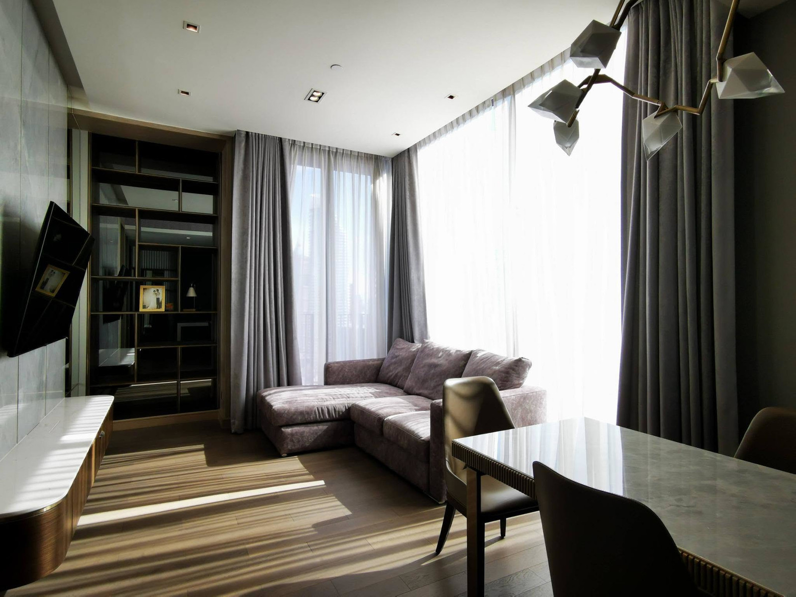 28 Chidlom for rent 74 sqm 2 beds 2 baths 90,000 per month  – รูปที่ 2