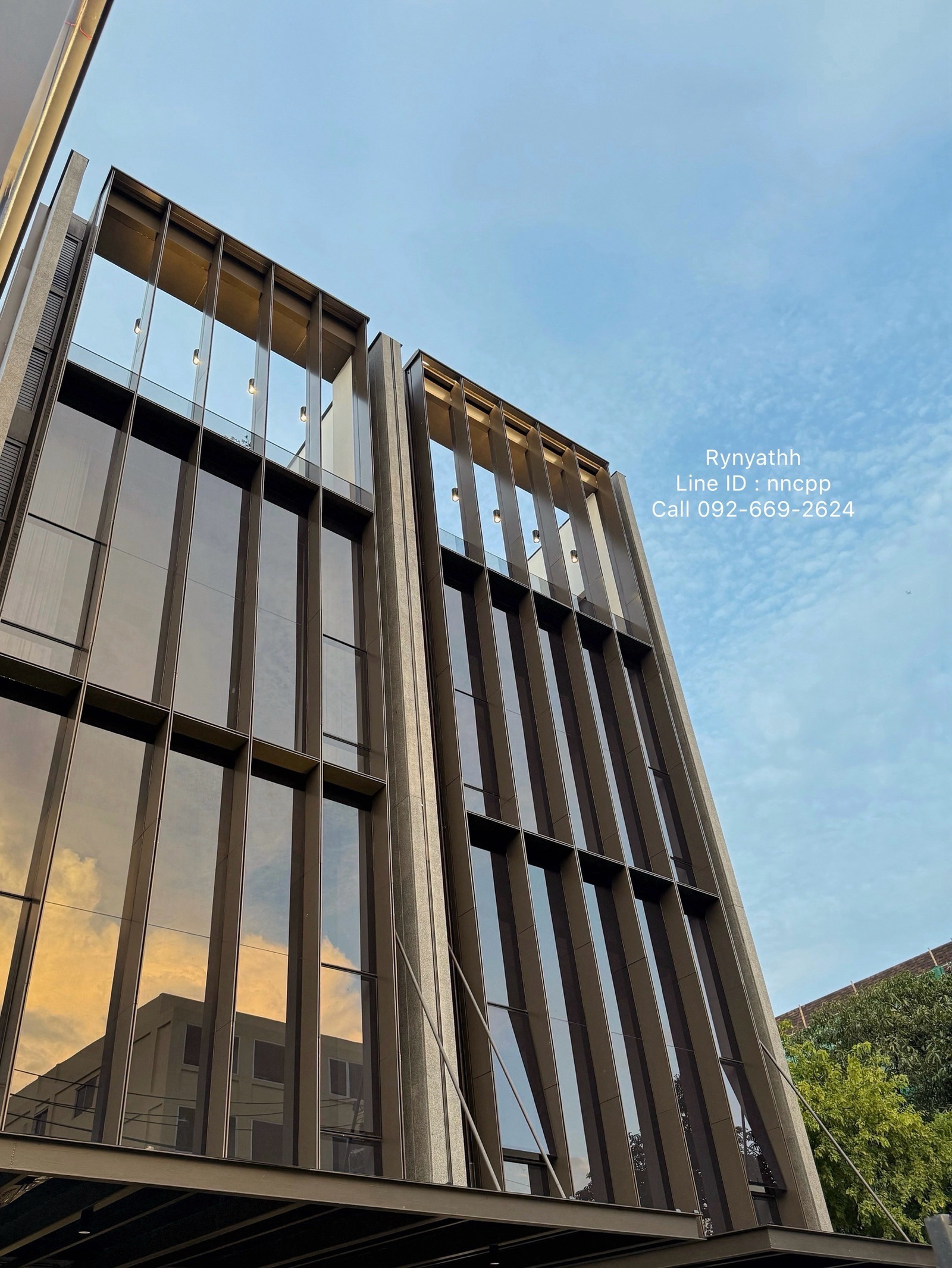 Commercial building for rent (bachel) 1000 sq m. + elevator, next to the road, parking for 10 cars. Call 092-6692624