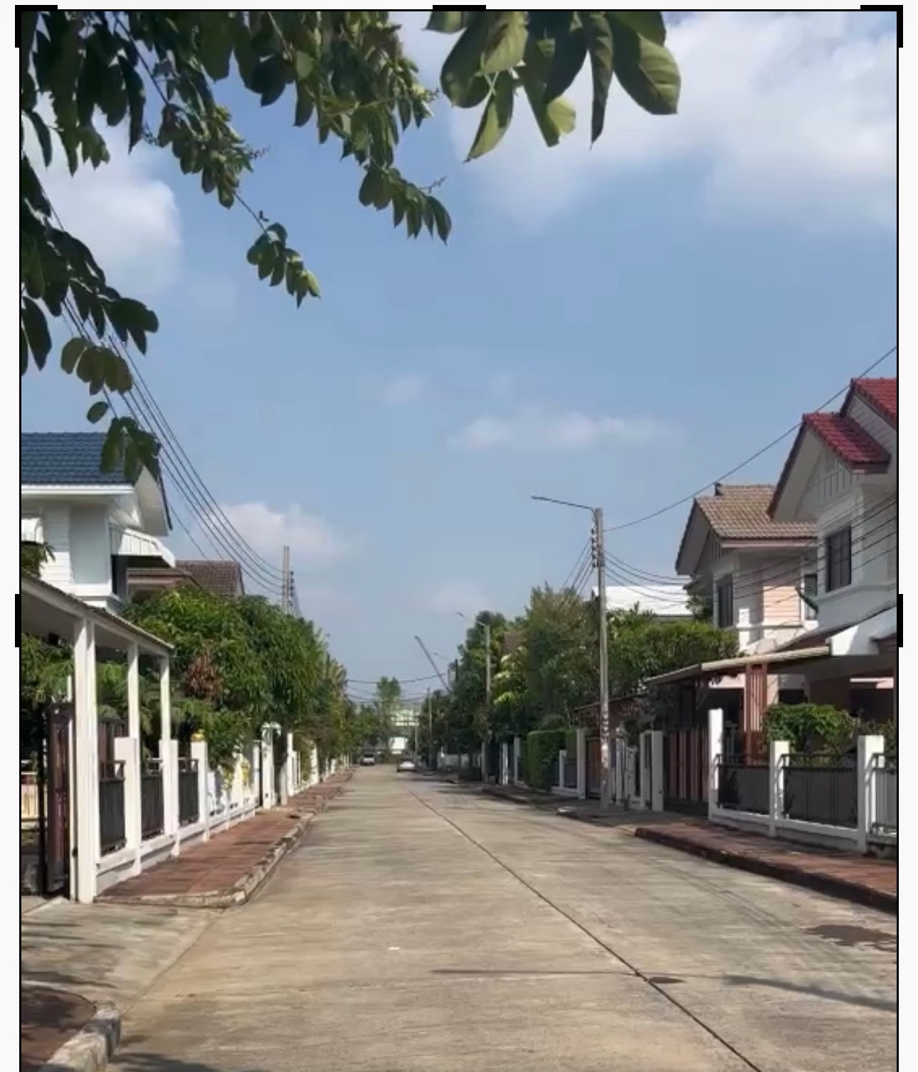 ขายบ้านเดี่ยว เศรษฐสิริ สนามบินน้ำ 111.8 ตร.ว. บ้านหลังในสุดซอย 21 ราคา 12.8 ล้านบาท