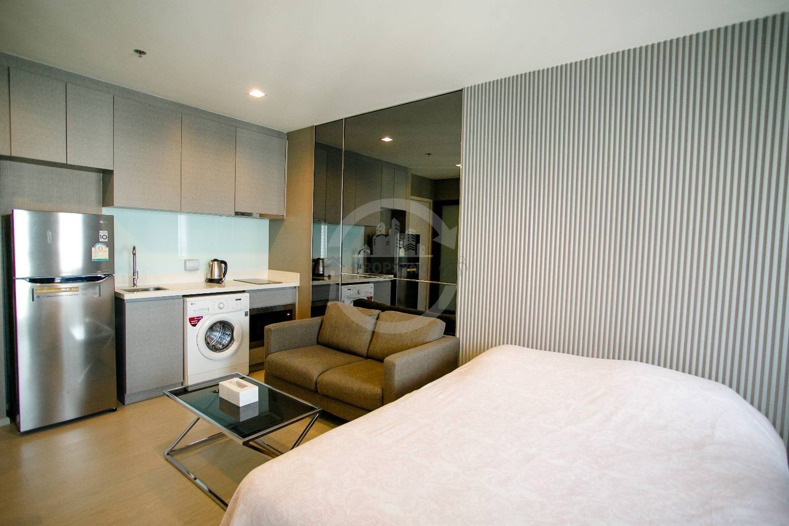 📍Rhythm Sukhumvit 36-38📍 ⚡For Rent⚡ Beautiful unit! Golden location! Unbeatable 🚅BTS Thonglor 🌞🌈PS-32508847 🍀LINE ID : @propsyncbkk