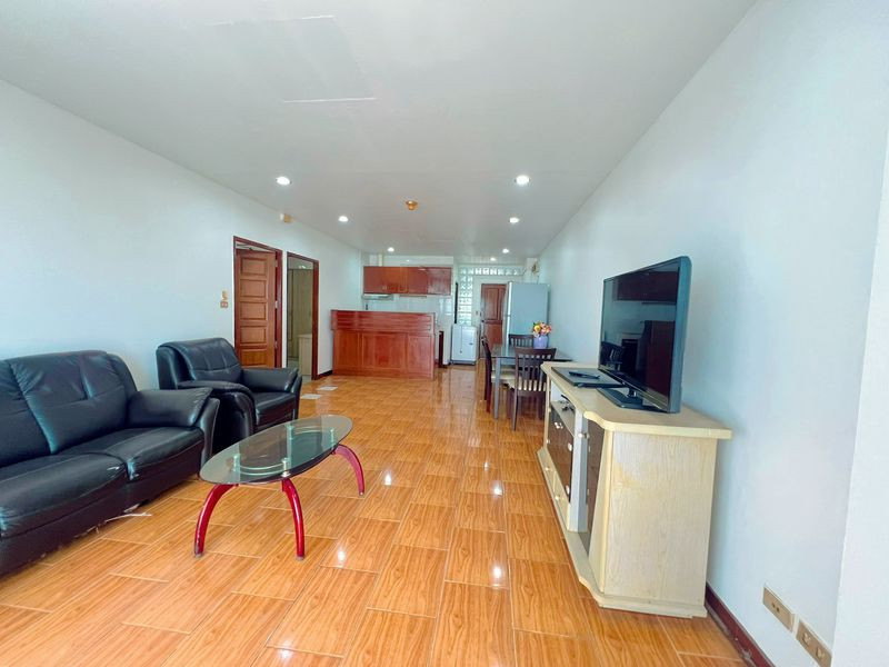 2-bedroom condo for sale in Sriracha, Eastern Tower. Central location, great value. 2-bedroom condo for sale in Sriracha, Eastern Tower. Central location, great value.
