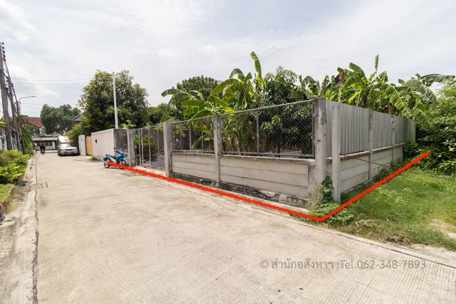 Land for sale, already filled, 84 sq m, Soi Lat Phrao 106, beautiful plot, high fill, complete with fence, suitable for building a house/home office, near MRT Lat Phrao 71. Land for sale, already filled, 84 sq m, Soi Lat Phrao 106, beautiful plot, high fill, complete with fence, suitable for building a house/home office, near MRT Lat Phrao 71.