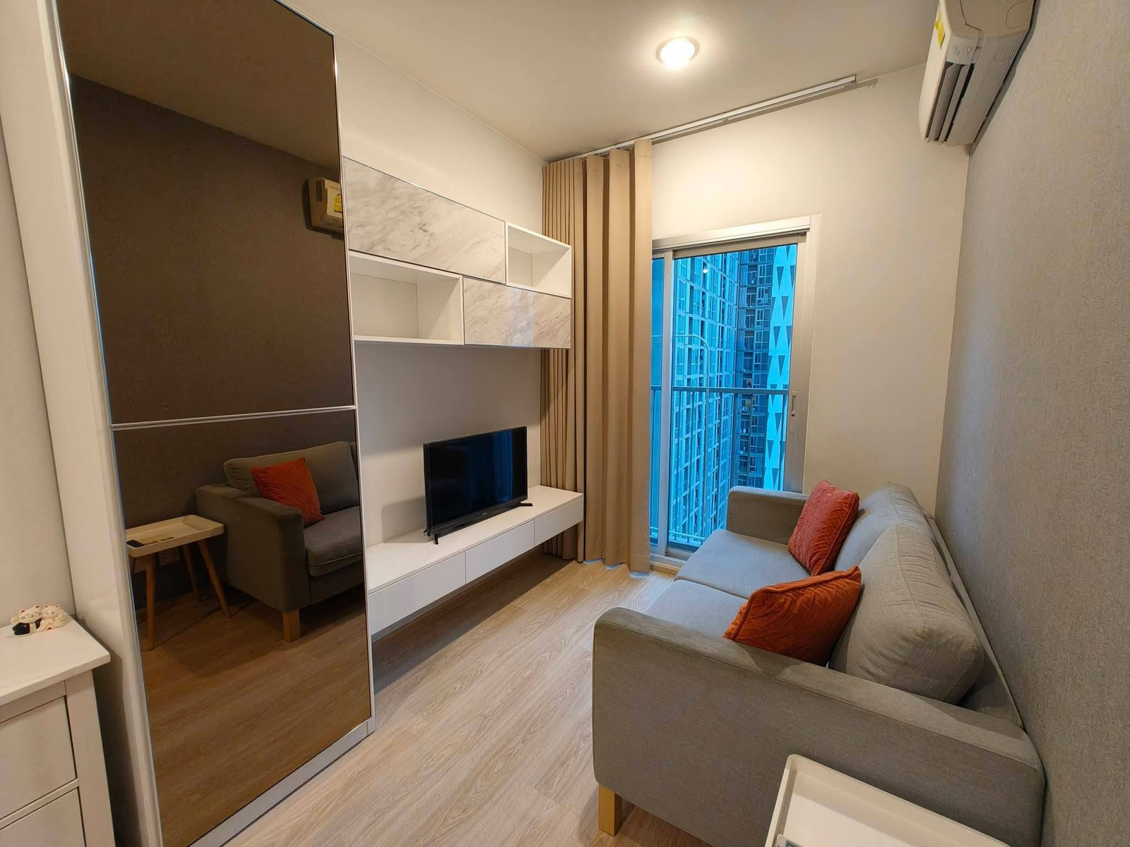 ห้องทิศใต้ ห้องสวยฟังก์ชันลงตัว ราคาดี!!⭐Noble Revolve Ratchada1 (โนเบิล รีวอลฟ์ รัชดา 1) – รูปที่ 2