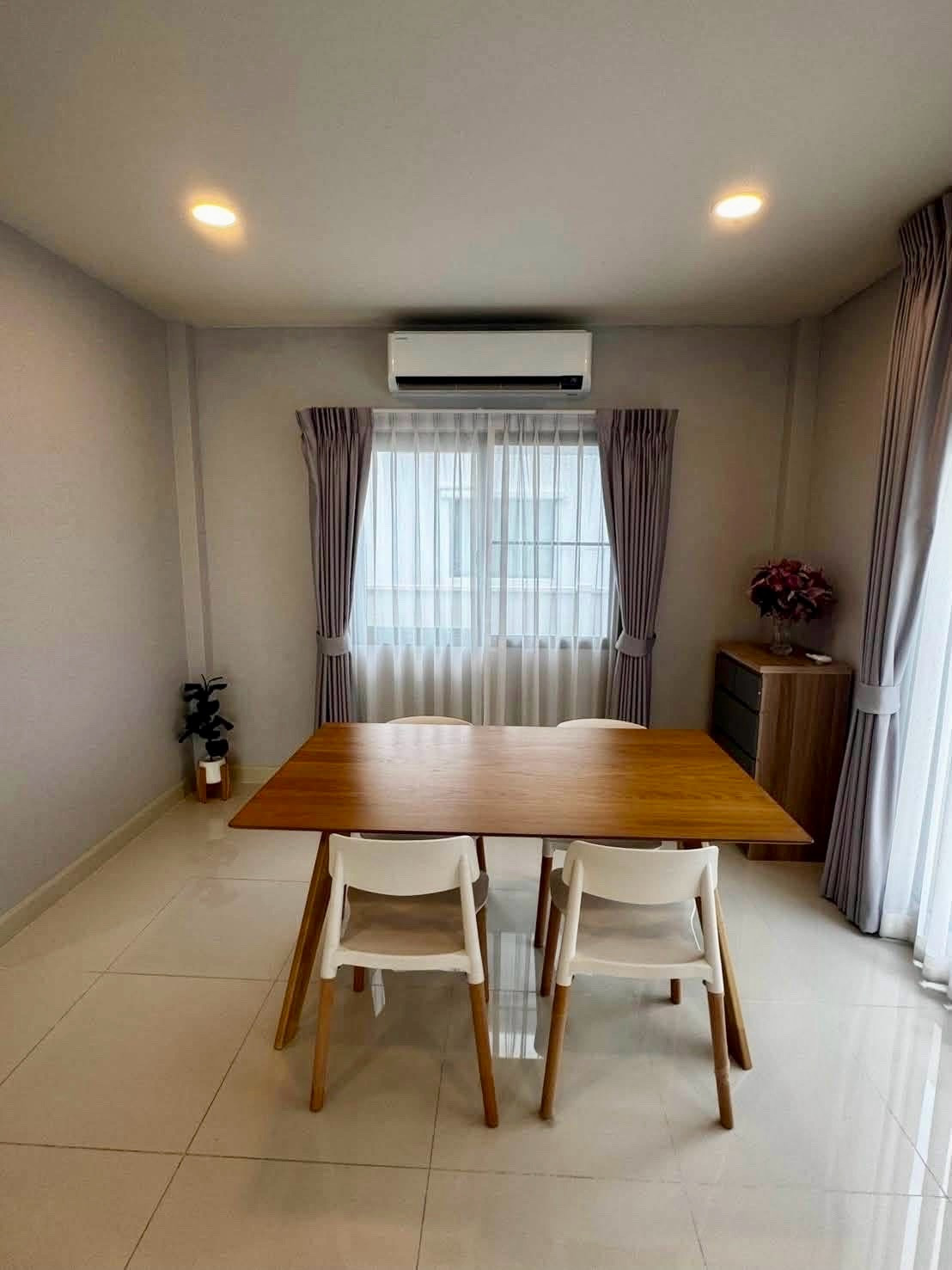 🌟ให้เช่าบ้านเดี่ยว เซนโทร บางนา  บ้านสวย- เลี้ยงสัตว์ได้ 2 ชั้น 3 ห้องนอน | 3 ห้องน้ำ ตกแต่งสวยเฟอร์นิเจอร์ครบ💥ค่าเช่า: 70,000 บาท/เดือน – รูปที่ 4
