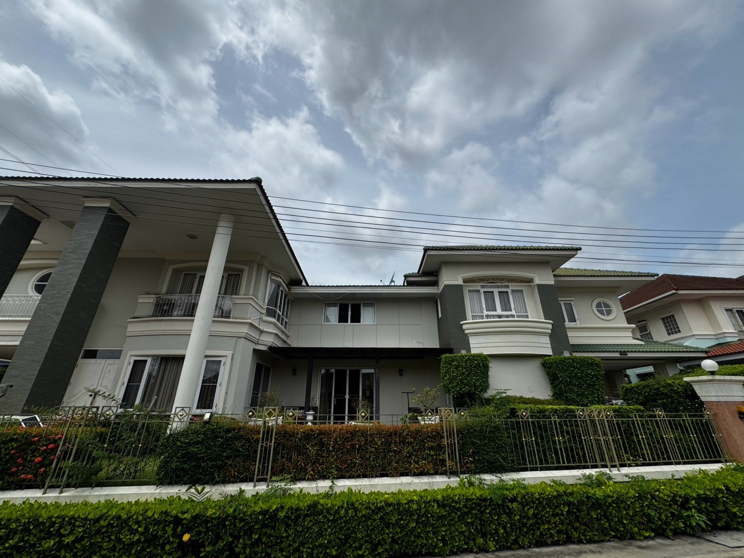 ขายบ้านเดี่ยว 2 ชั้น บางระมาด ตลิ่งชัน ม.ภาณุ  ขนาด 5 นอน 6 น้ำ พท.ใช้สอย 550 ตรม. เนื้อที่ 141 ตรว. ราคาขาย 19.5 ล้าน