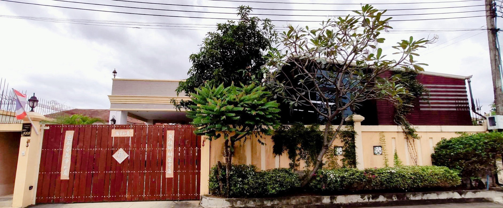 🏡 Luxury detached house for sale With private swimming pool, Bang Khae location, near MRT Lak Song.