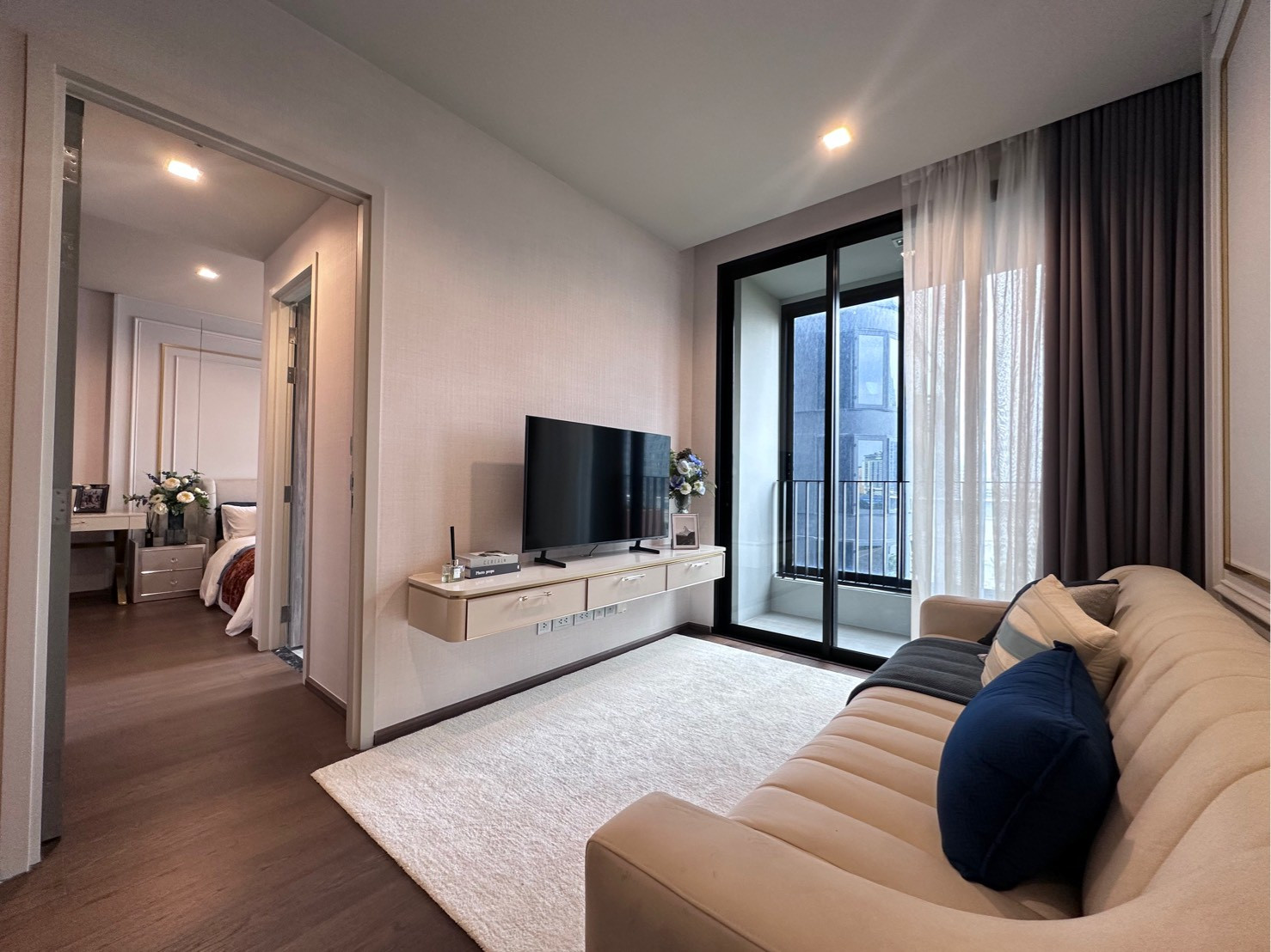 Ideo Q Sukhumvit 36, 1 large bedroom, special price before closing the project.