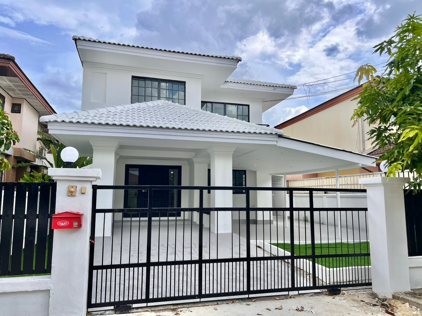 Aksara Village, Phutthamonthon Sai 3 - Thawi Watthana / 3 Bedrooms (FOR SALE) BNS232