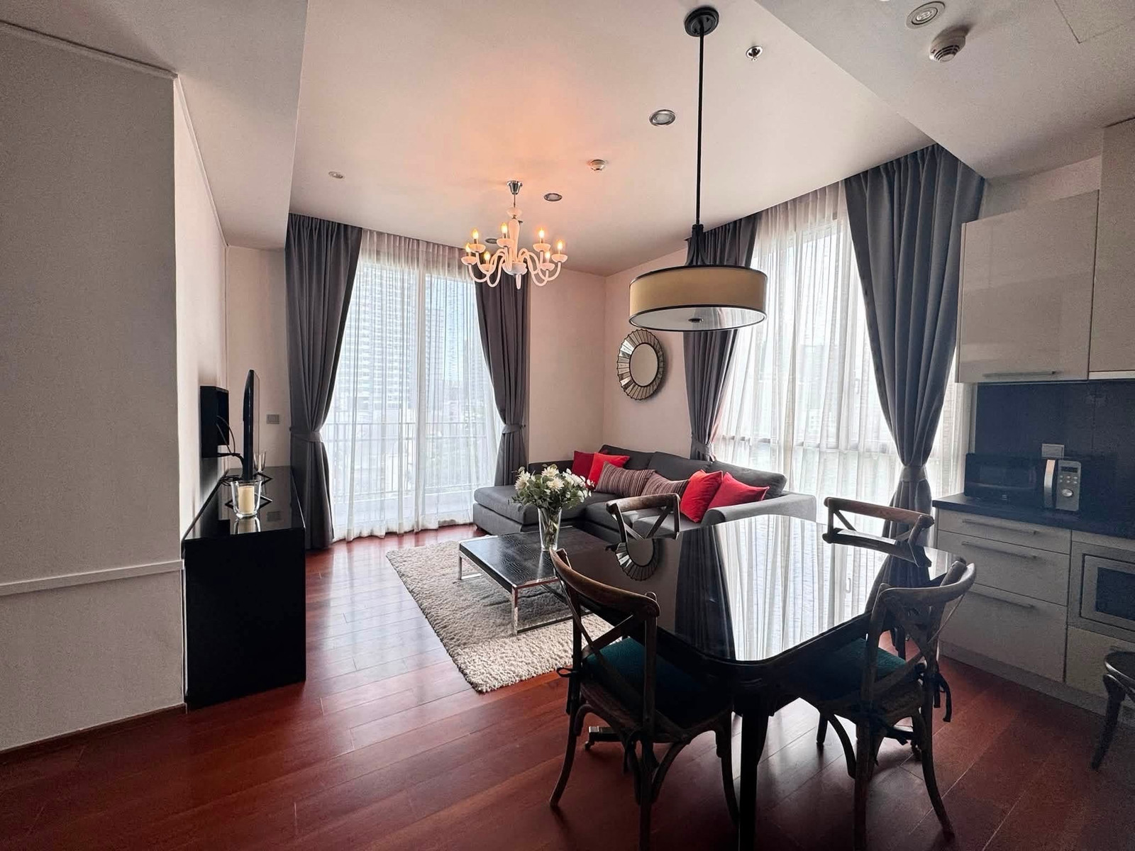 🏙️ 🏠 𝗙𝗢𝗥 𝗥𝗘𝗡𝗧 | Quattro by Sansiri (ควอทโทร บาย แสนสิริ)📍 Thonglor 4 ถนนสุขุมวิท 55 | เพียง 900 เมตรจาก BTS ทองหล่อ / Only 900 m from BTS Thong Lo