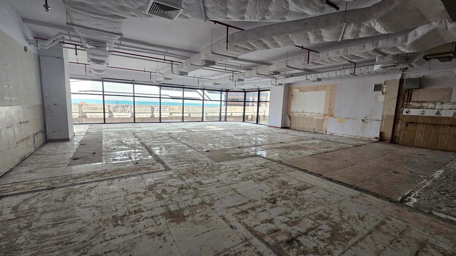 BTS Asoke, space for rent 178 sq m, suitable for Wellness Center, Clinic, Beauty Clinic, Pilates Studio, Yoga Studio and health businesses. BTS Asoke, space for rent 178 sq m, suitable for Wellness Center, Clinic, Beauty Clinic, Pilates Studio, Yoga Studio and health businesses.