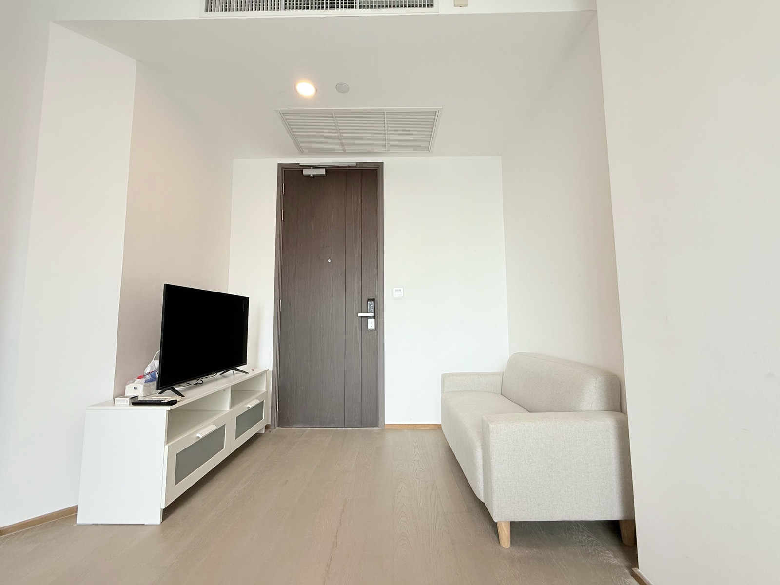 Urgent rent 20,000 ready to move in