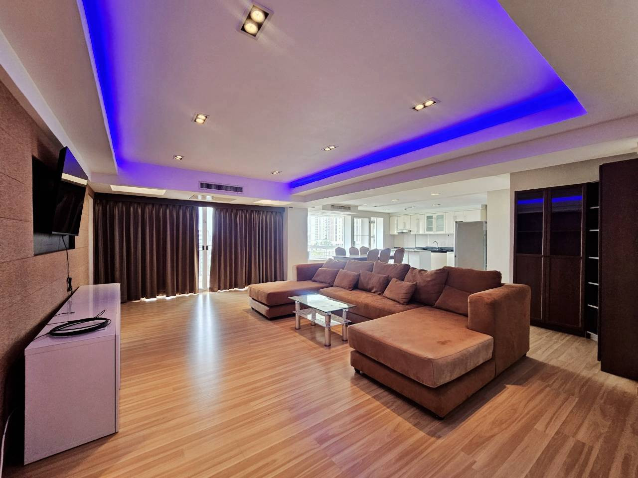 Sale Condo Royal Castle (รอยัล คาสเซอร์) Type 3 Bedroom Sale Condo Royal Castle (รอยัล คาสเซอร์) Type 3 Bedroom