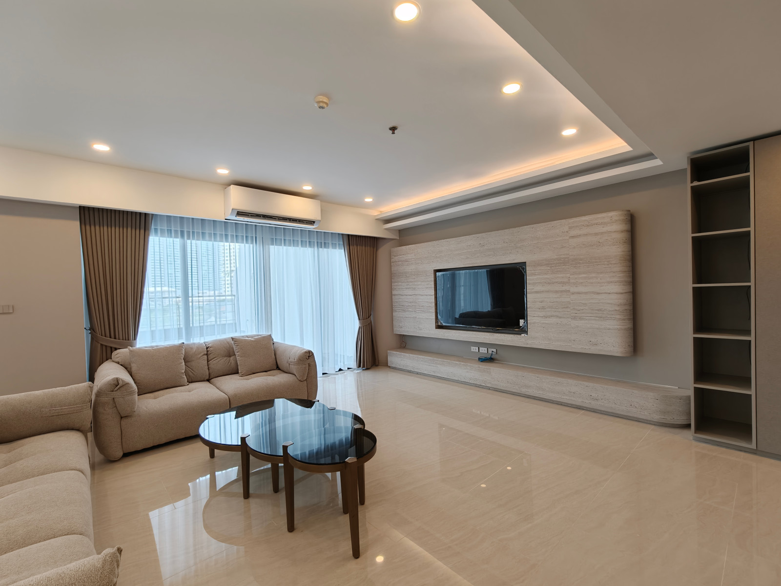 Duplex condo for an elite family that feels like living in a house. Completely newly decorated, with private swimming pool
