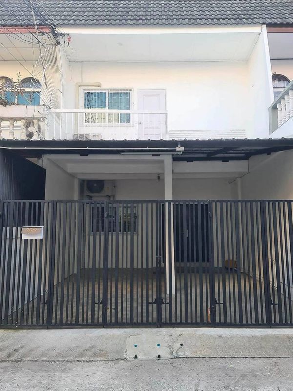 💥CP-11611💥 For rent: 2-story townhouse, Soi Siripoj, Sukhumvit 81 Rd., 400 meters from BTS On Nut. 👉Add Line @accessliving