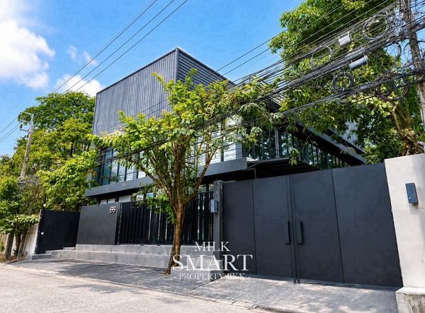 Private Corporate Campus with 7 Live Studios @Ratchada32