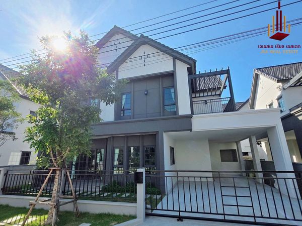 ✨ For Sale : Centro Bangna ✨  💰 Only 18,500,000 THB