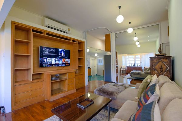 Single house for rent, comfortable home, close to Wellington International School, just 3 minutes.