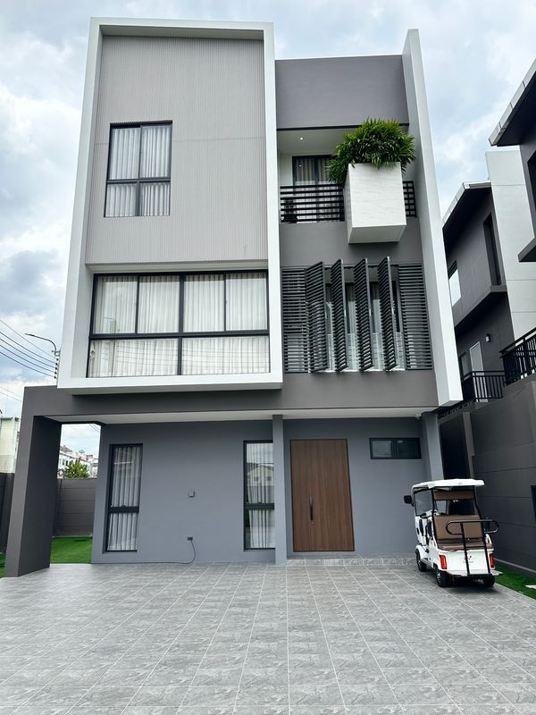 SH080026 ขาย บ้านเดี่ยวใหม่ 3 ชั้น 3 ห้องนอน at FEEL TOWN ลาดพร้าว 101 ใกล้ MRT ลาดพร้าว 101