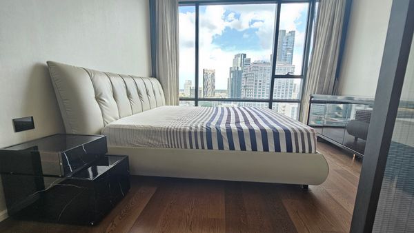 Thonglor for rent, The Bangkok Thonglor, luxury condo, 95 sq m (corner room, 2 bedrooms, 2 bathrooms) near BTS Thonglor, with ultimate facilities.