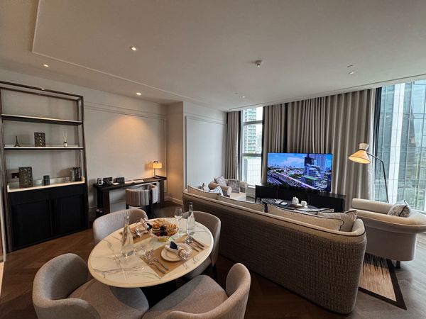 For Rent 2 Bedroom The Residences 38 price 165,000 baht contact 0869017364