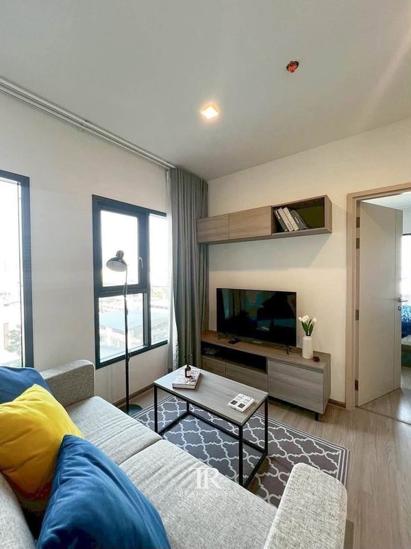 🏡 Condo for Rent – ​​The Base Phetchaburi – Thonglor (The Base Phetchaburi – Thonglor) | 1 Bed | 40.44 sqm | Floor 8 | Pool View | 🚐 Free Shuttle Bus | 💰23,500 THB/month | LINE: @500vvzzy | Ref: TR0145