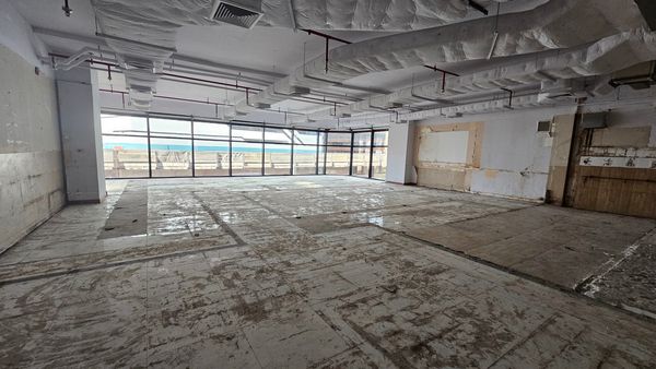BTS Asoke, space for rent 178 sq m, suitable for Wellness Center, Clinic, Beauty Clinic, Pilates Studio, Yoga Studio and health businesses.