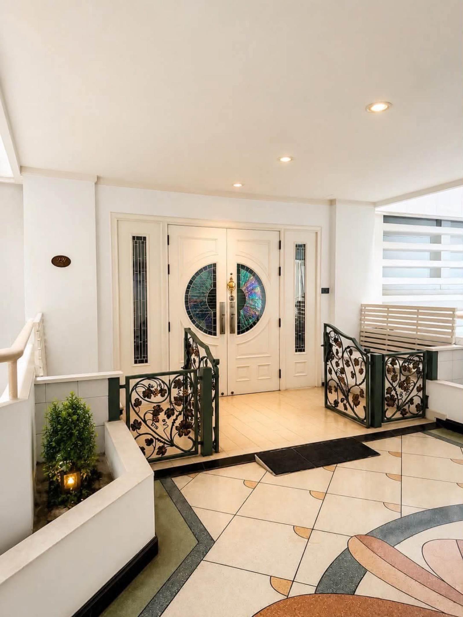For Sale Condo , Bangkok River Marina , nice view , high floor , corner unit , river view , wide frontage , newly renovated , MRT-Bang Phlat , Bang Phlat , Bang Phlat , Bangkok , CX-168364 For Sale Condo , Bangkok River Marina , nice view , high floor , corner unit , river view , wide frontage , newly renovated , MRT-Bang Phlat , Bang Phlat , Bang Phlat , Bangkok , CX-168364