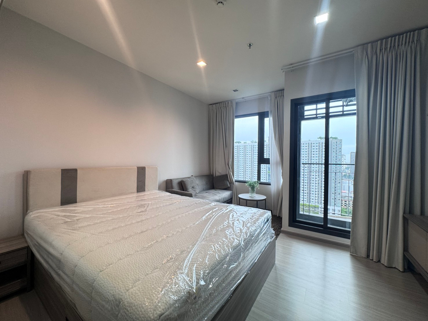 ว่างพร้อมให้เช่า Life Sathorn Sierra ห้องรีโนเวทใหม่ ใกล้ bts ตลาดพลุ fitness 24ชม ส่วนกลางดีและสวยมาก
