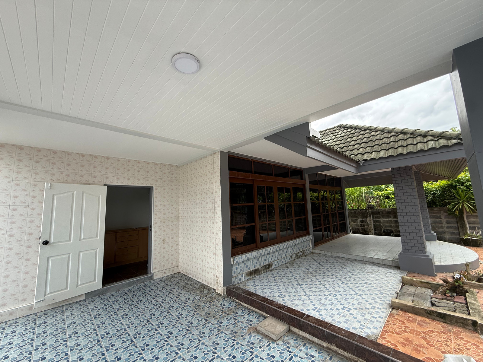 ใ้ห้เช่าบ้านเดี่ยว รามคำเเหง 118  แยก 63  - 106 ตรว   renovated ใหม่ – รูปที่ 3