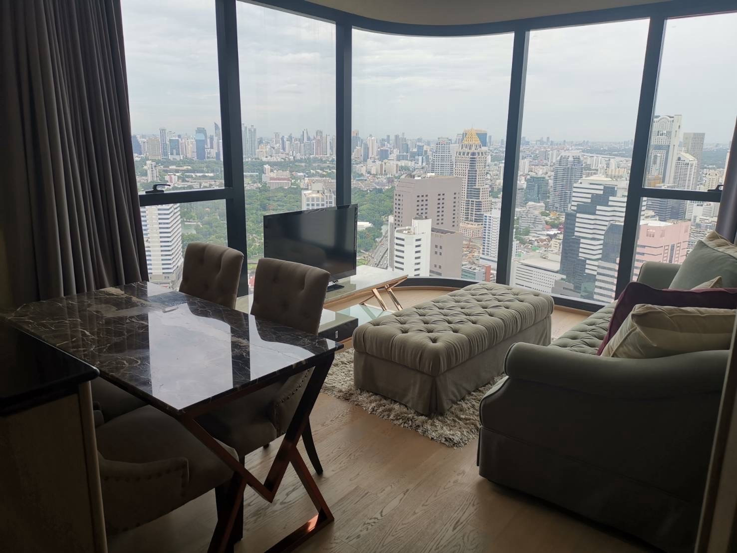 Ashton Chula-Silom 😍📞0825686458