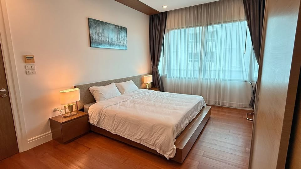 ✨Bright sukhumvit 24✨ Near BTS Phromphong🚄 Spacious & Cozy