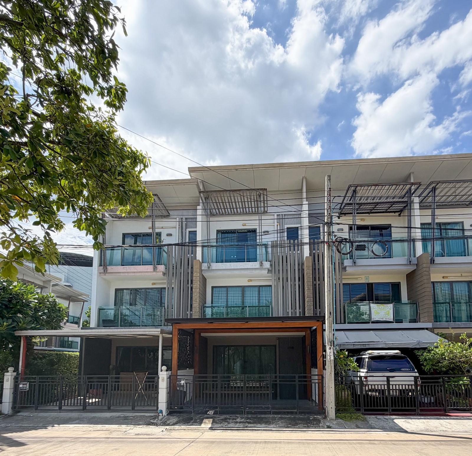 🏡✨ House for rent, very good location, close to Central Rama 2, just a short drive away! Town avenue cocos rama 2, Soi 50, 3 bedrooms, 3 bathrooms 🩷