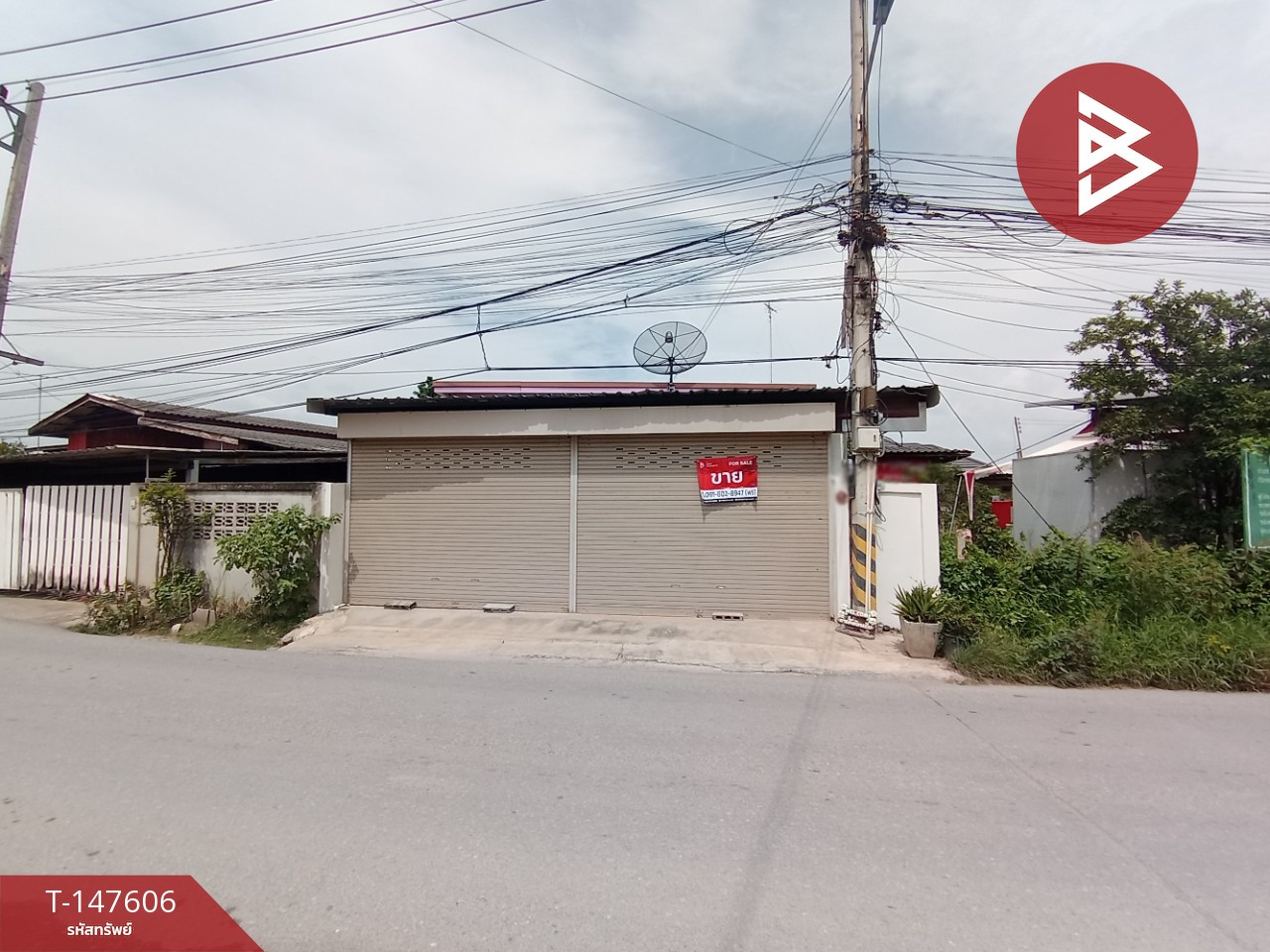 Single house for sale next to the road, area 25 sq m, Ban Pong, Ratchaburi.
