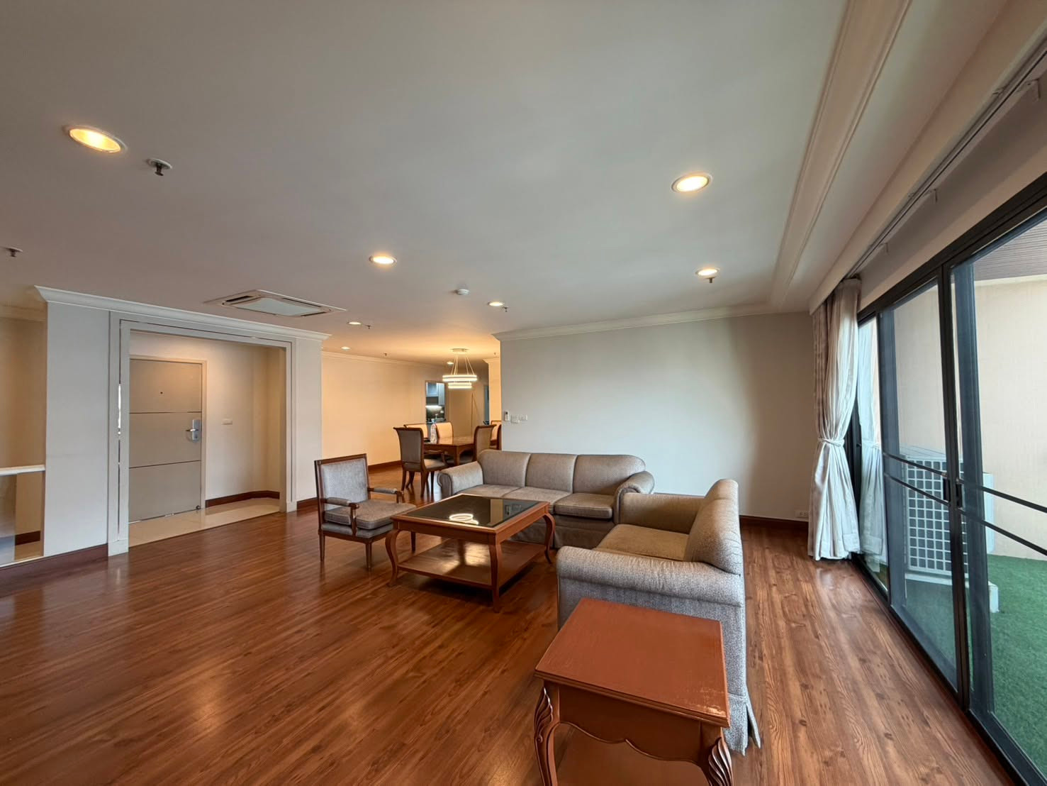 GP Grande Tower Sukumvit23 for rent 220 sqm 3beds 4baths 90,000 per month