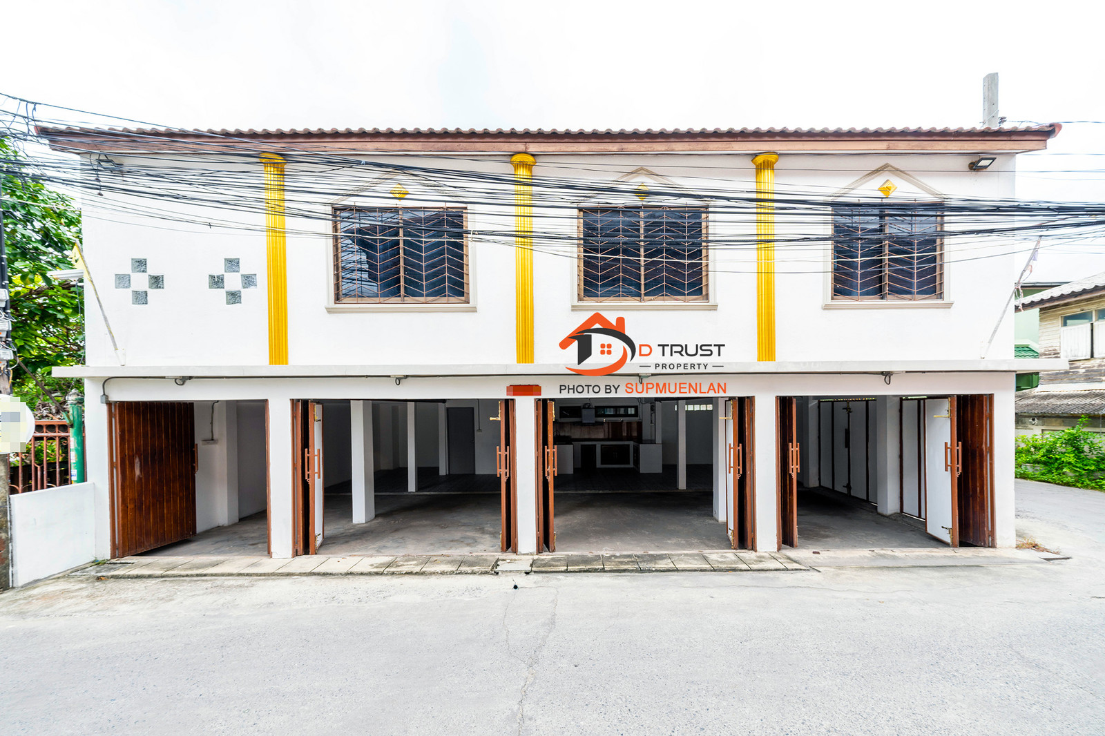 2-story townhome for sale, Srinakarin Road, 27 sq m, corner house in Soi Sridan 1/5, ready to move in. 2-story townhome for sale, Srinakarin Road, 27 sq m, corner house in Soi Sridan 1/5, ready to move in.