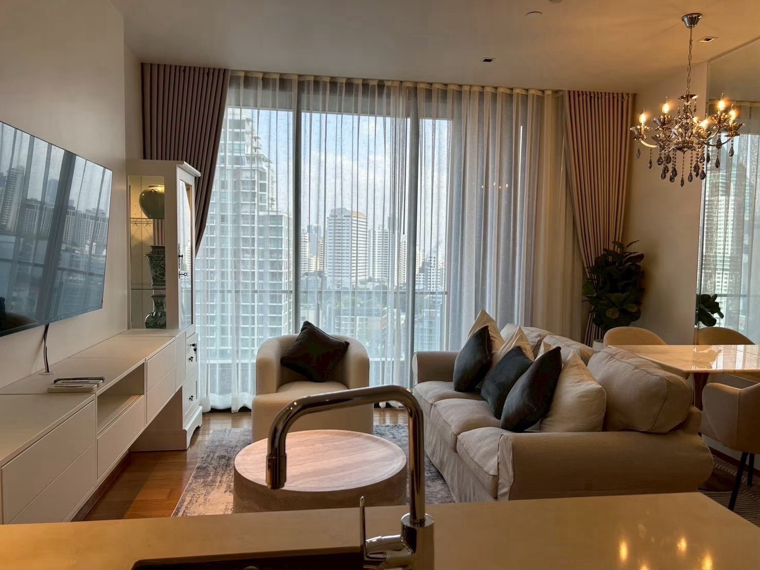 ขายคอนโดสุขุมวิท ใกล้ BTS ทองหล่อ | BEATNIQ Sukhumvit 32 Private Elevator + Fixed Parking ขายคอนโดสุขุมวิท ใกล้ BTS ทองหล่อ | BEATNIQ Sukhumvit 32 Private Elevator + Fixed Parking