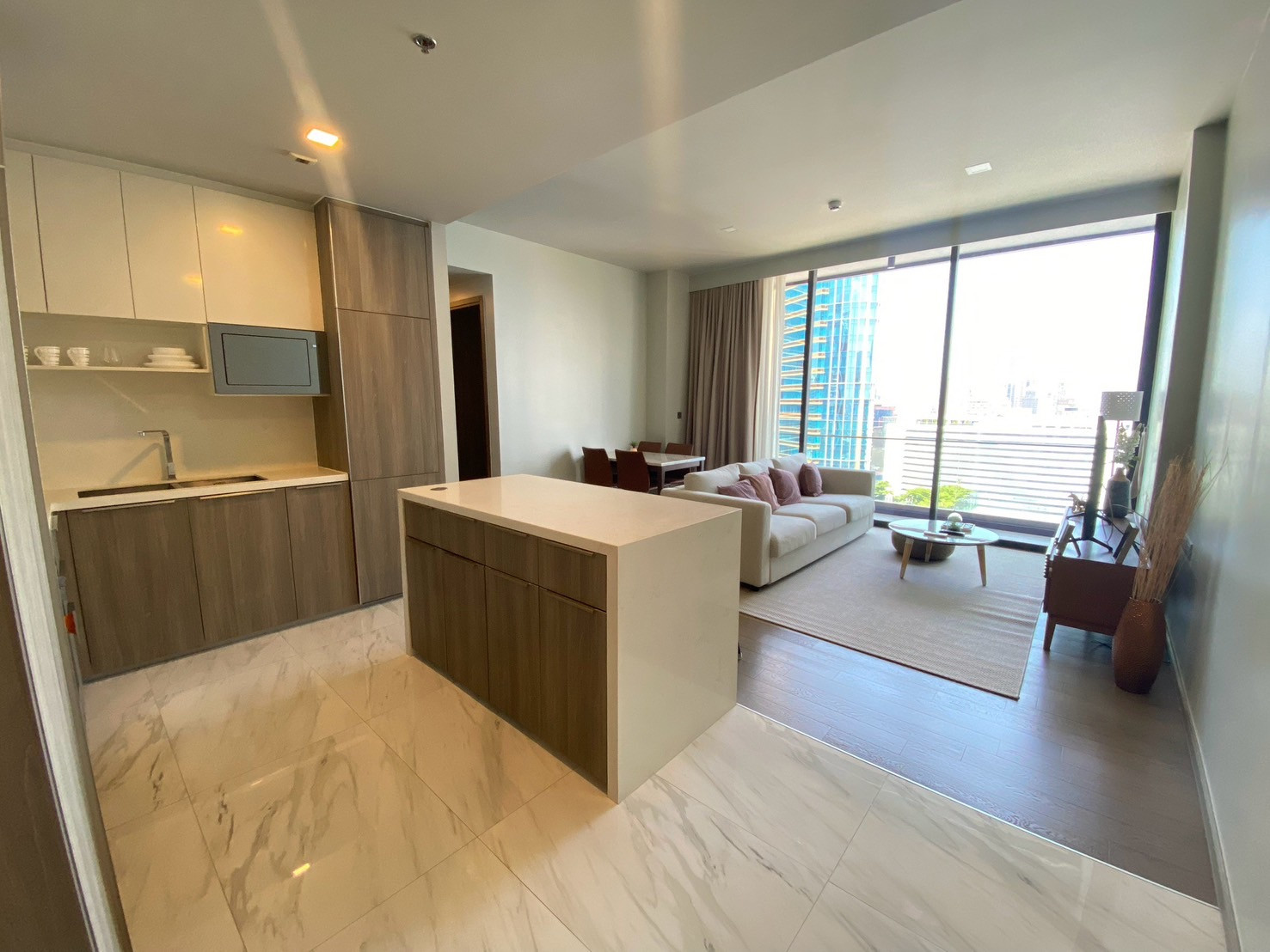 for RENT : CELES ASOKE 2bed 2bath  Please call : 095-3905490