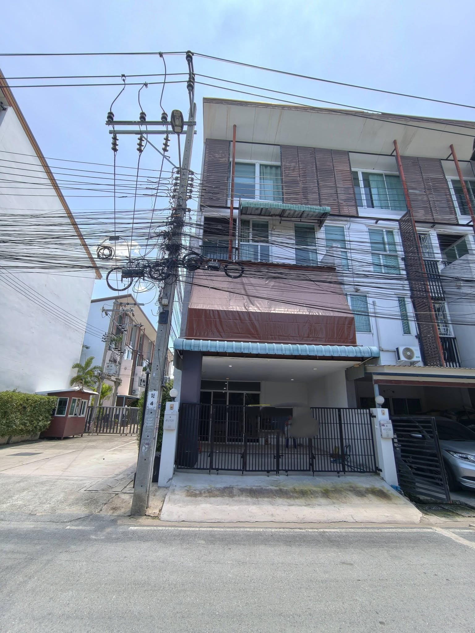 HR3735 [For rent/sale] Townhome, 3 and a half floors, can be used as an office, Chaengwattana location, only 12 minutes walk to Central Chaengwattana &amp; MRT Pink Line