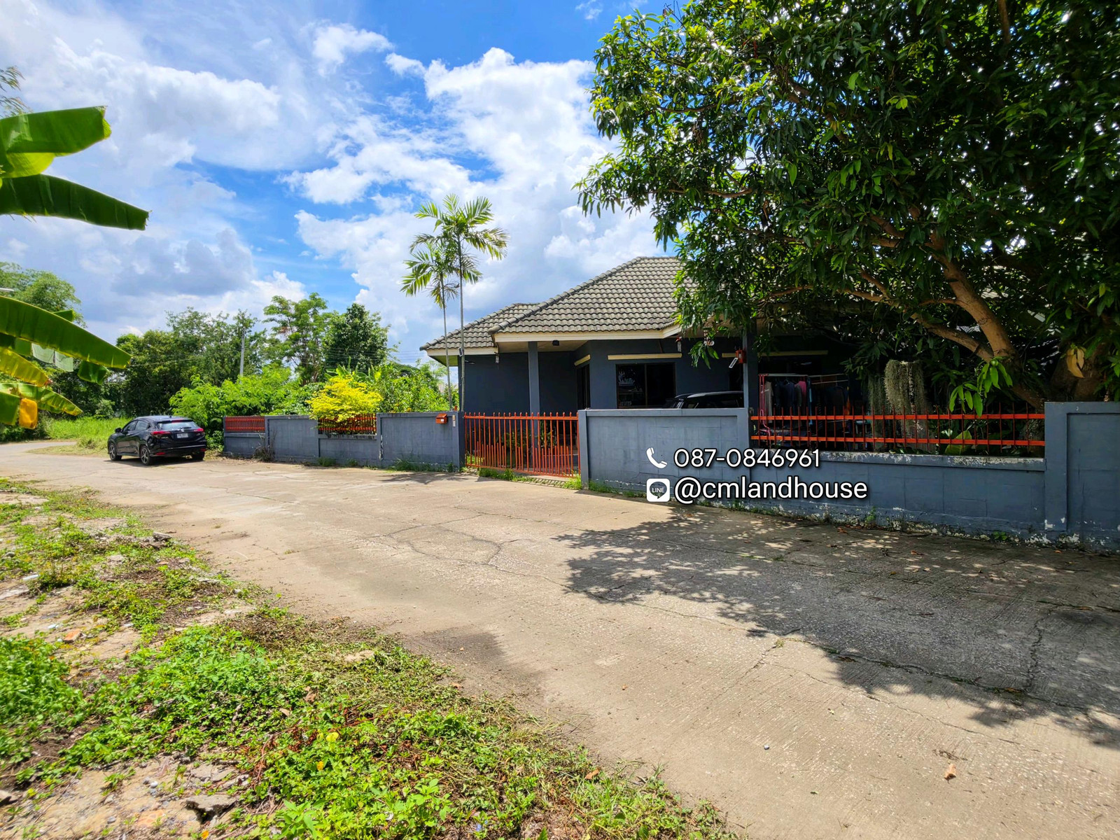 Houses near Mae Market are 1.2 km., close to the city 10 km., no need to pay common fees, no flooding.